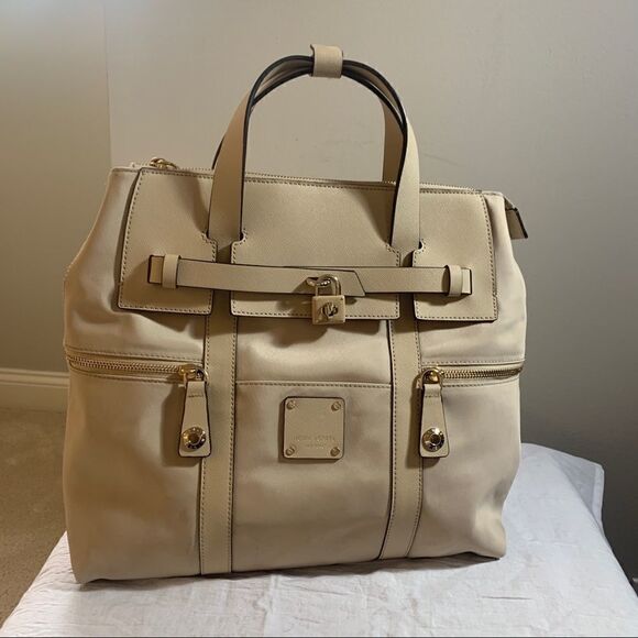 Henri Bendel Jetsetter Backpack/Bag - Large - Picture 6 of 15